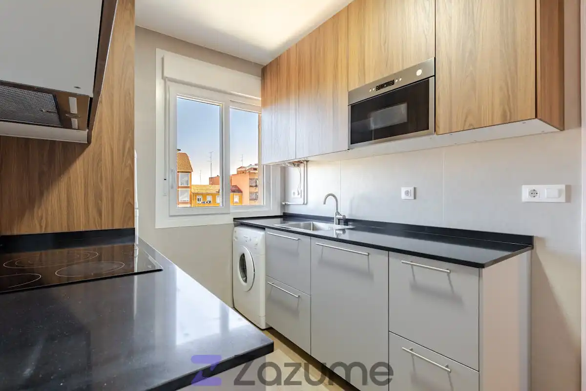 Kitchen of Flat for rent in Madrid  with Air Conditioner, Heating and Terrace