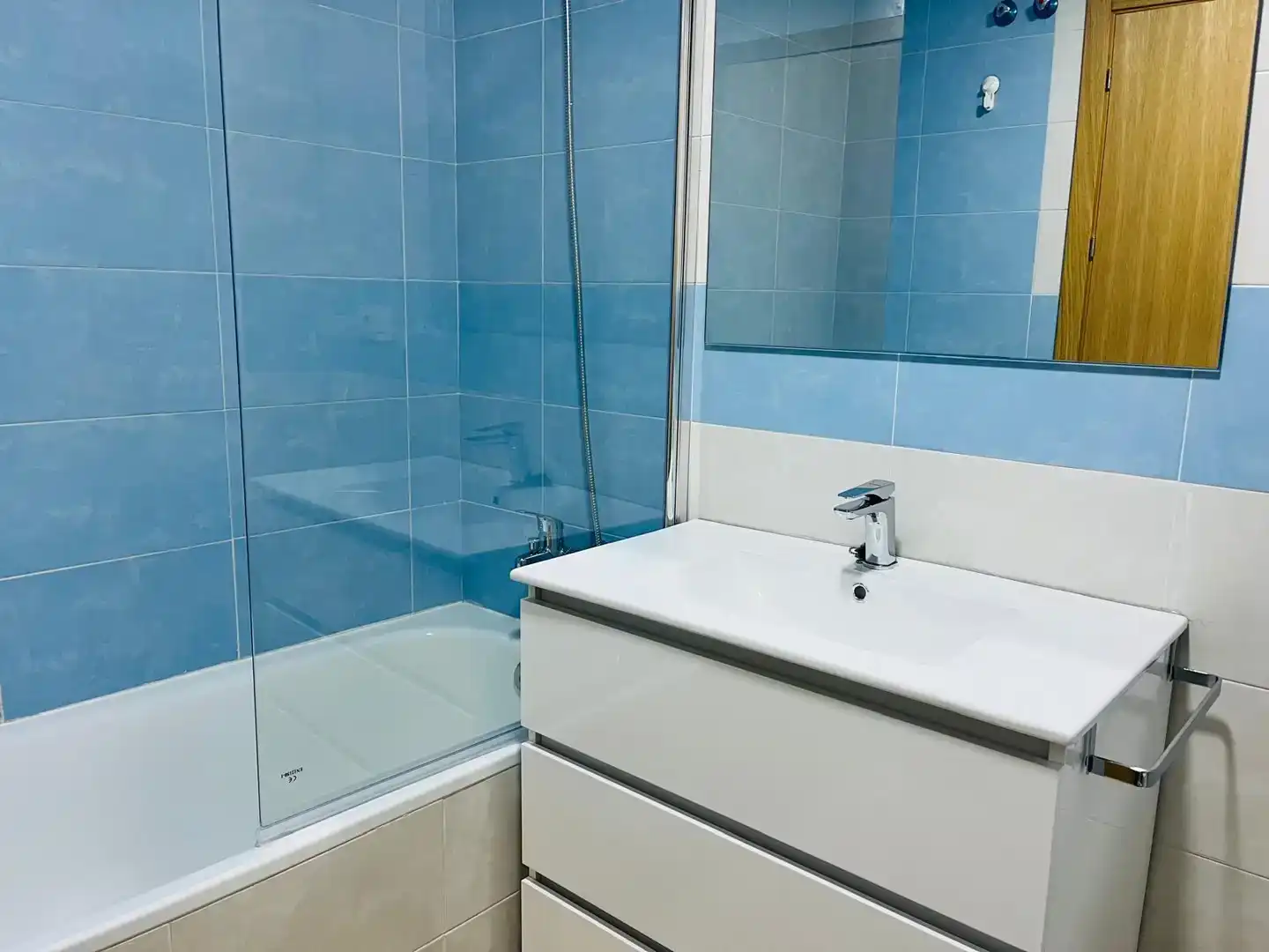 Badezimmer von Wohnung zur Miete in Jarandilla de la Vera mit Klimaanlage, Möbliert und Balkon