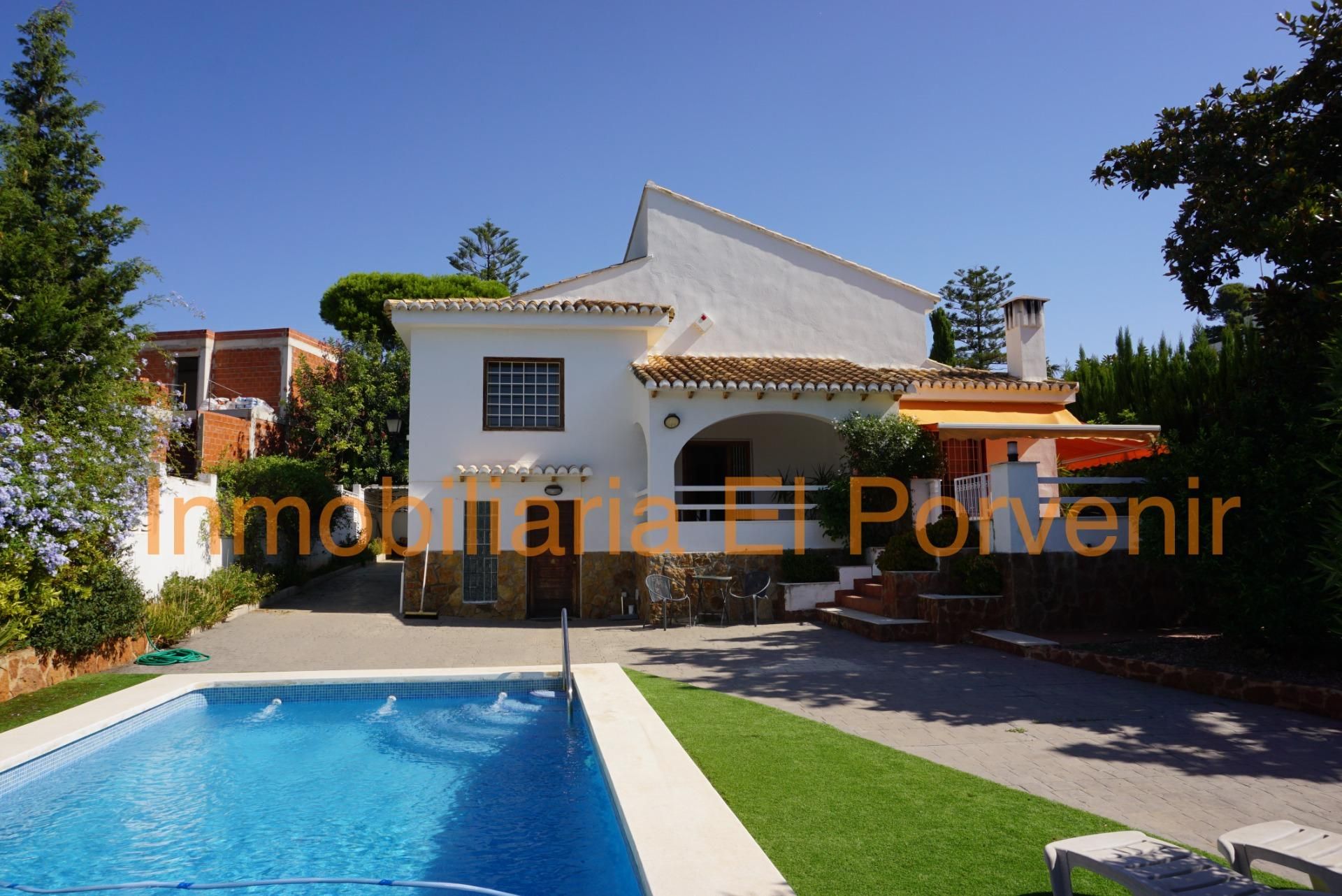 Vista exterior de Casa o xalet en venda en Torrent amb Aire condicionat, Calefacció i Jardí privat