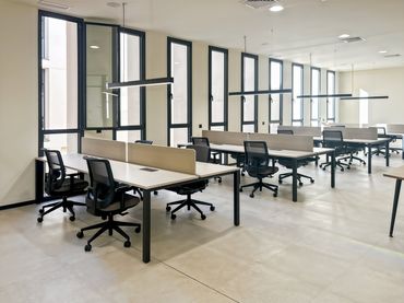 Office space with lift to rent in Plaza Tomás De Haro 5
