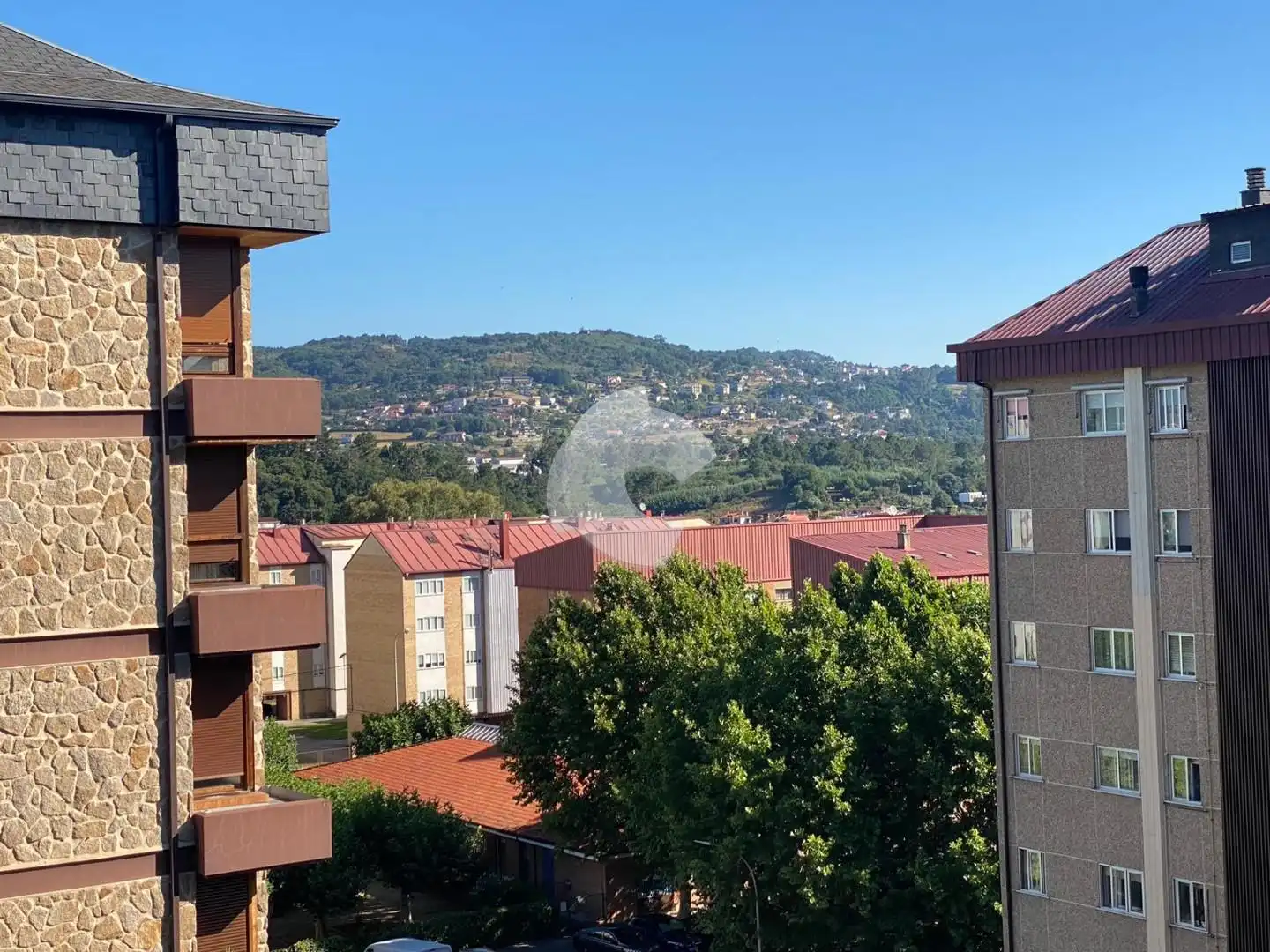 Außenansicht von Wohnung zum Verkauf in Ourense Capital  mit Heizung, Terrasse und Abstellraum