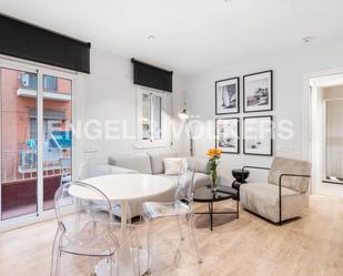 Sala d'estar de Apartament de lloguer en  Barcelona Capital amb Aire condicionat, Calefacció i Parquet