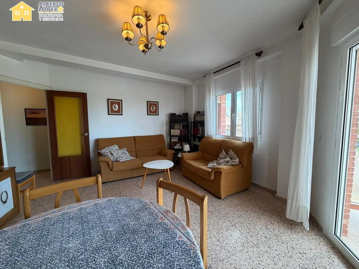 Living room of Flat for rent in Elche / Elx  with Terrace, Furnished and Balcony