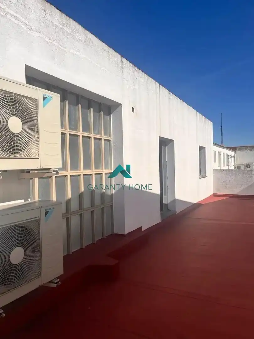 Vista exterior de Oficina de lloguer en Valladolid amb Aire condicionat, Calefacció i Moblat