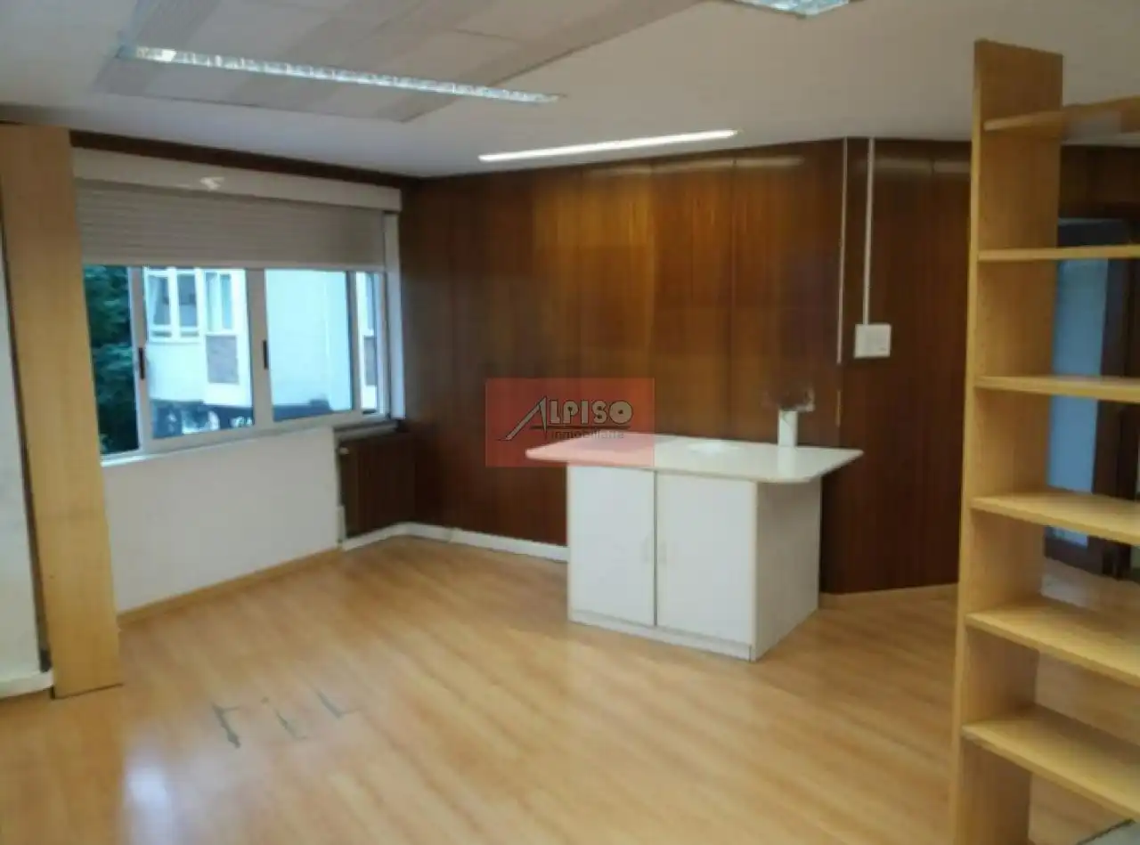 Bureau avec ascenseur à louer à A Ponte, imagen 16
