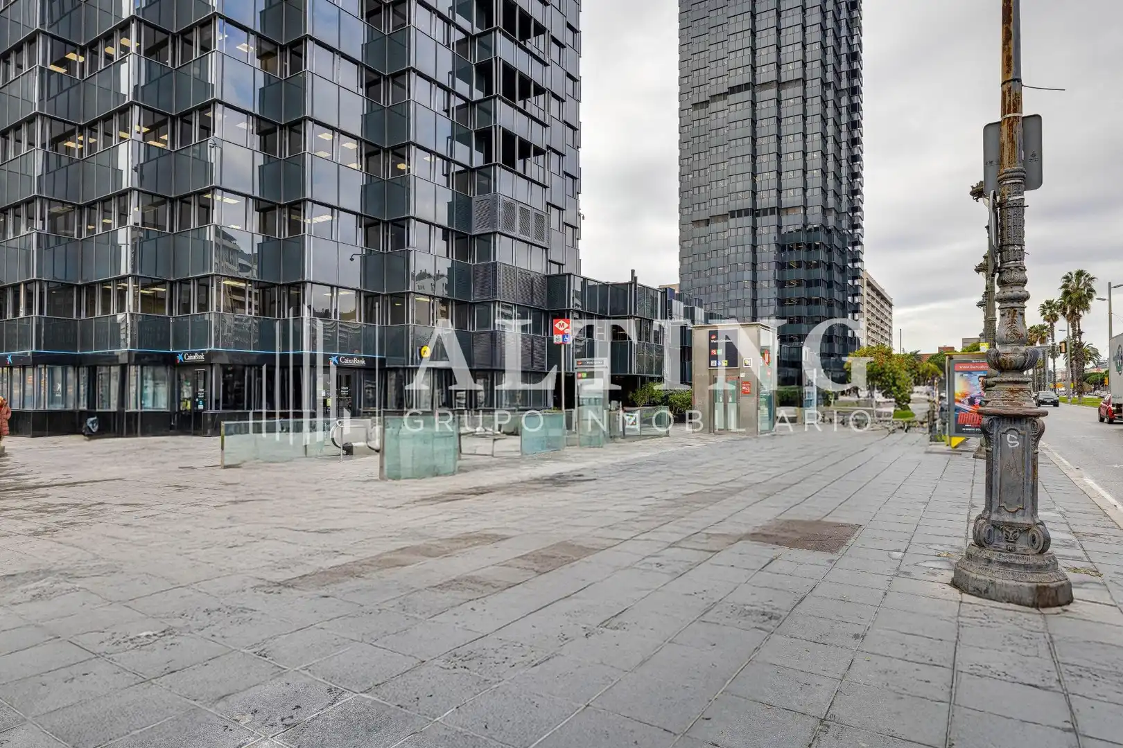 Vista exterior de Garatge en venda en Barcelona