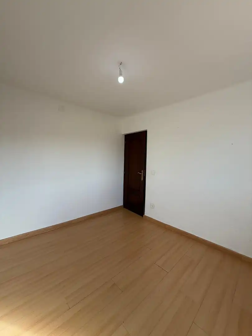 Dormitori de Casa adosada en venda en Villaviciosa amb Calefacció, Jardí privat i Terrassa