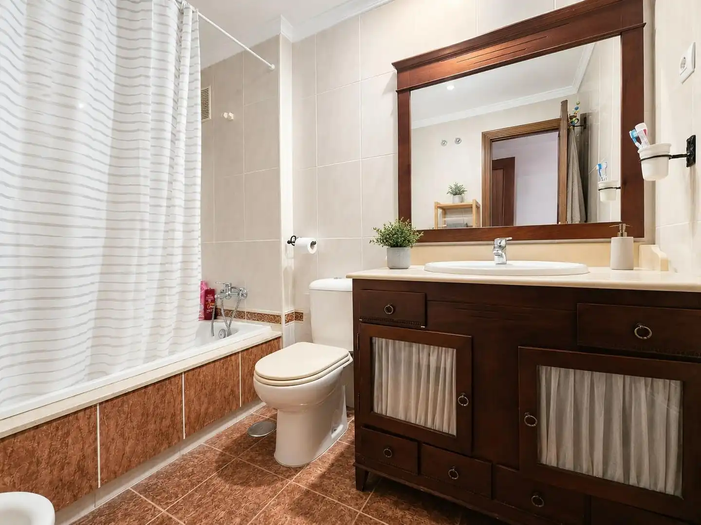 Baño de Piso de alquiler en Málaga con Terraza, Amueblado y Piscina comunitaria