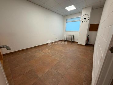 Local comercial en venda a C. Arco Iris