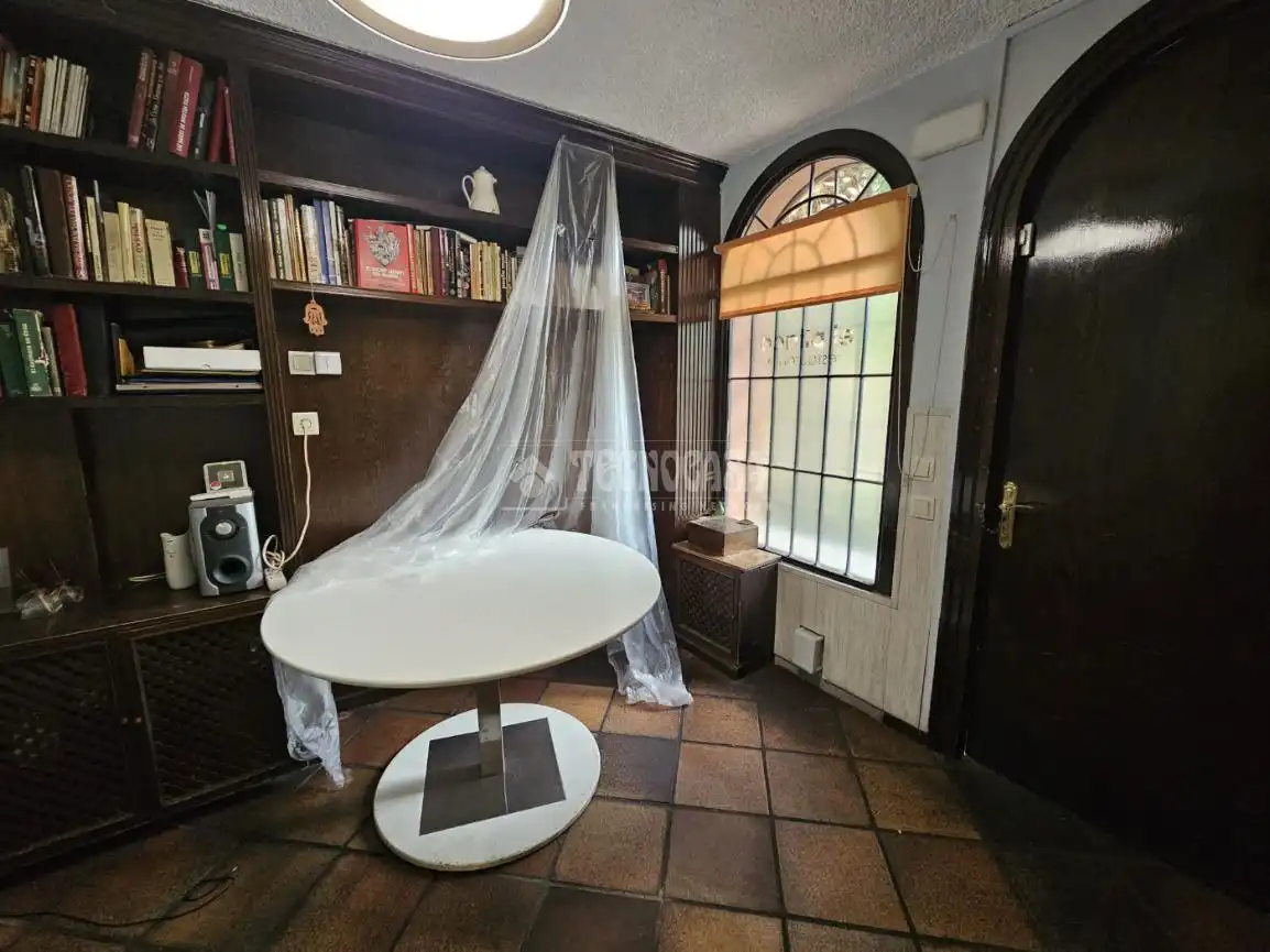 Habitación de Local en venta en Madrid con Aire acondicionado, Calefacción y Terraza