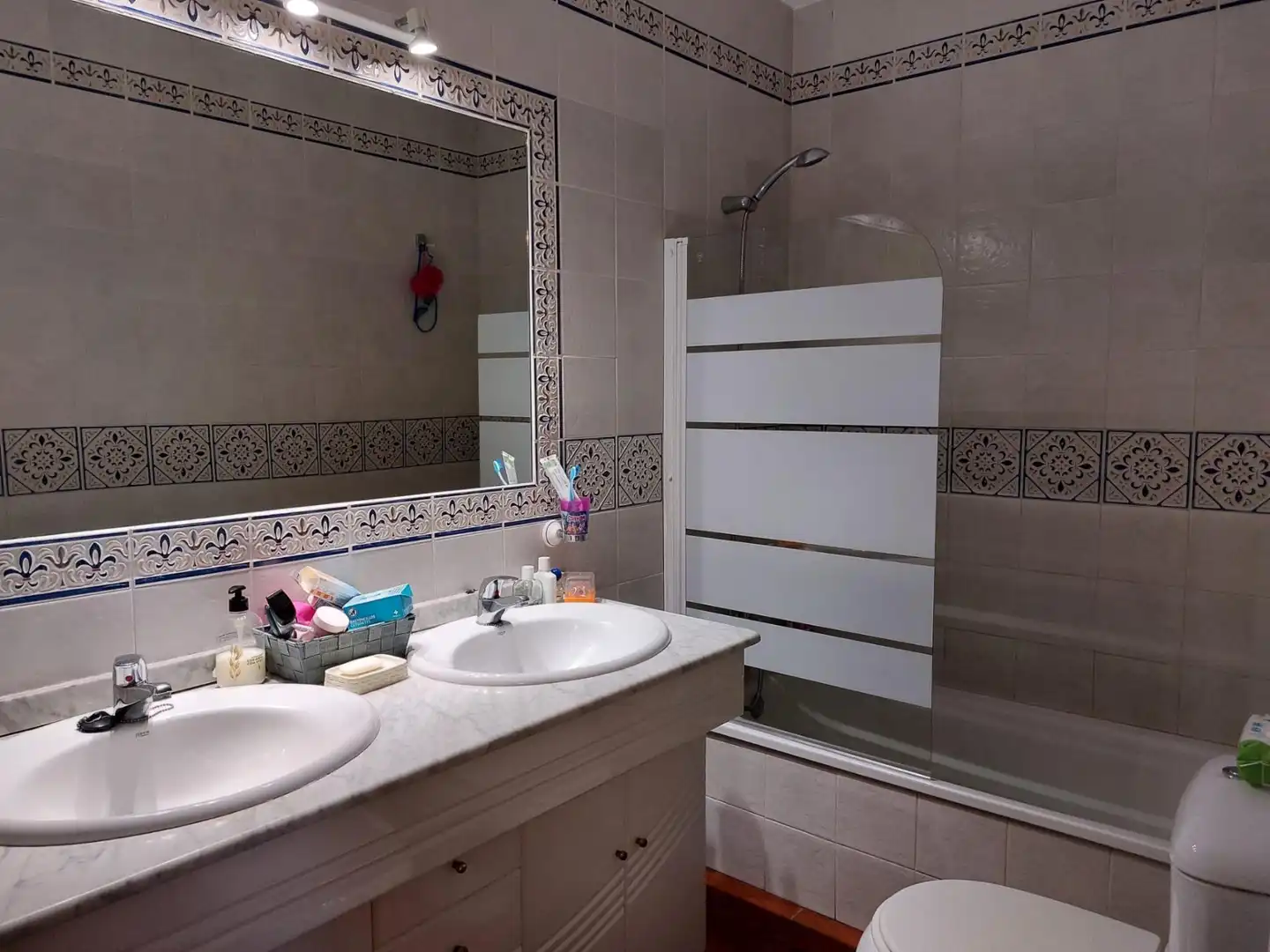 Bathroom of Detached homes for sale in Benahavís  with Air Conditioner, Heating and Private garden