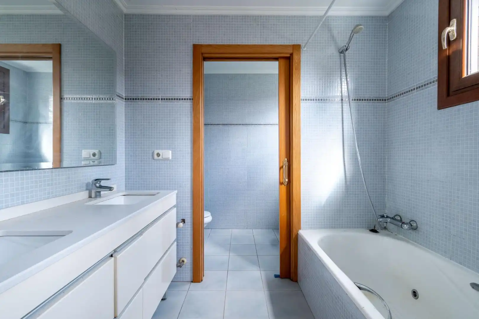 Baño de Casa adosada en venta en Donostia - San Sebastián  con Calefacción, Jardín privado y Terraza