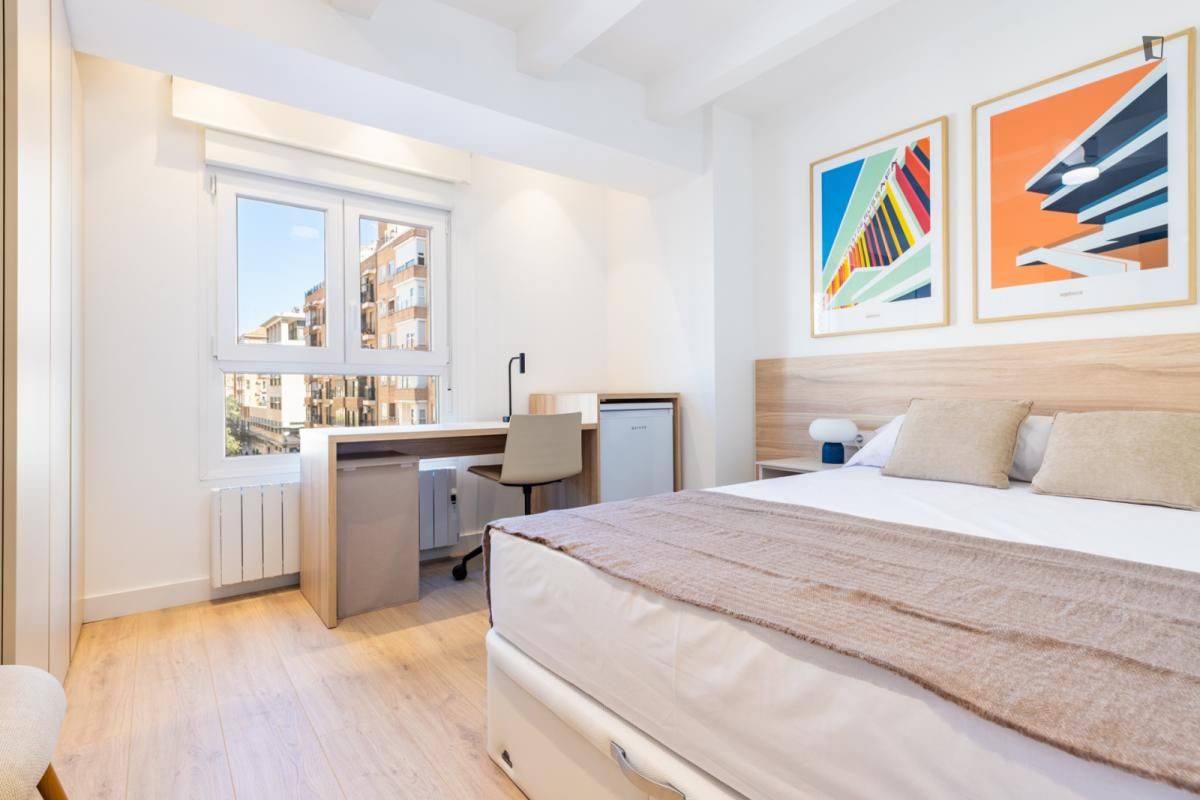 Bedroom of Apartment to share in  Valencia Capital  with Air Conditioner, Heating and Furnished