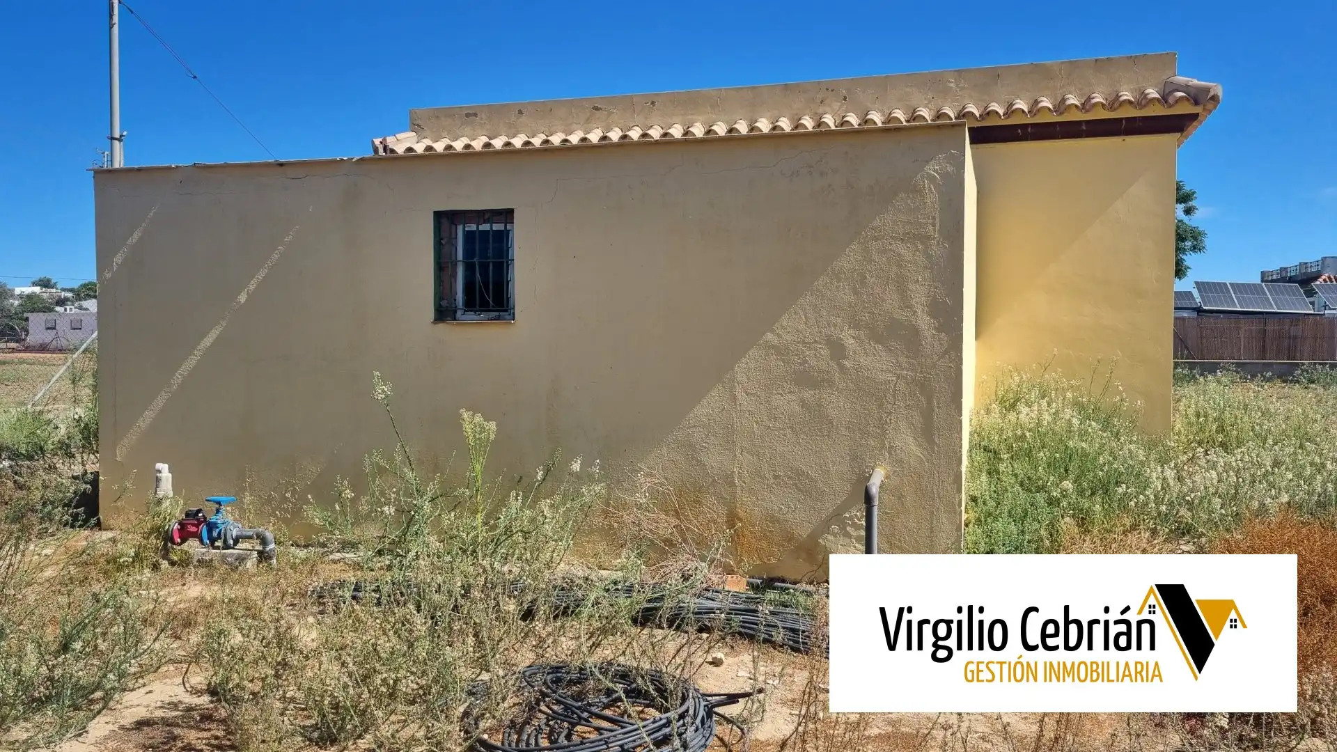 Country homes for sale in Chipiona  with Private garden