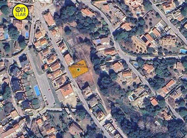 Terreno residencial en Venta en Calle Alzina en L'Ametlla del Vallès