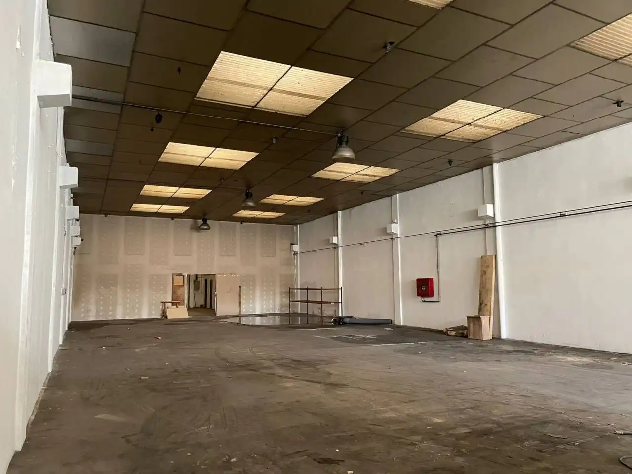 Nave industrial de alquiler en Vic con Alarma