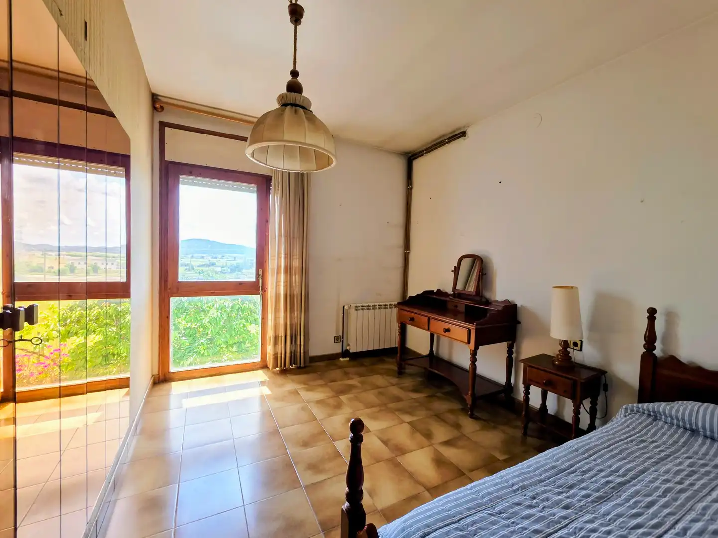 Habitación de Casa o chalet en venta en Sant Cugat Sesgarrigues con Calefacción, Terraza y Amueblado