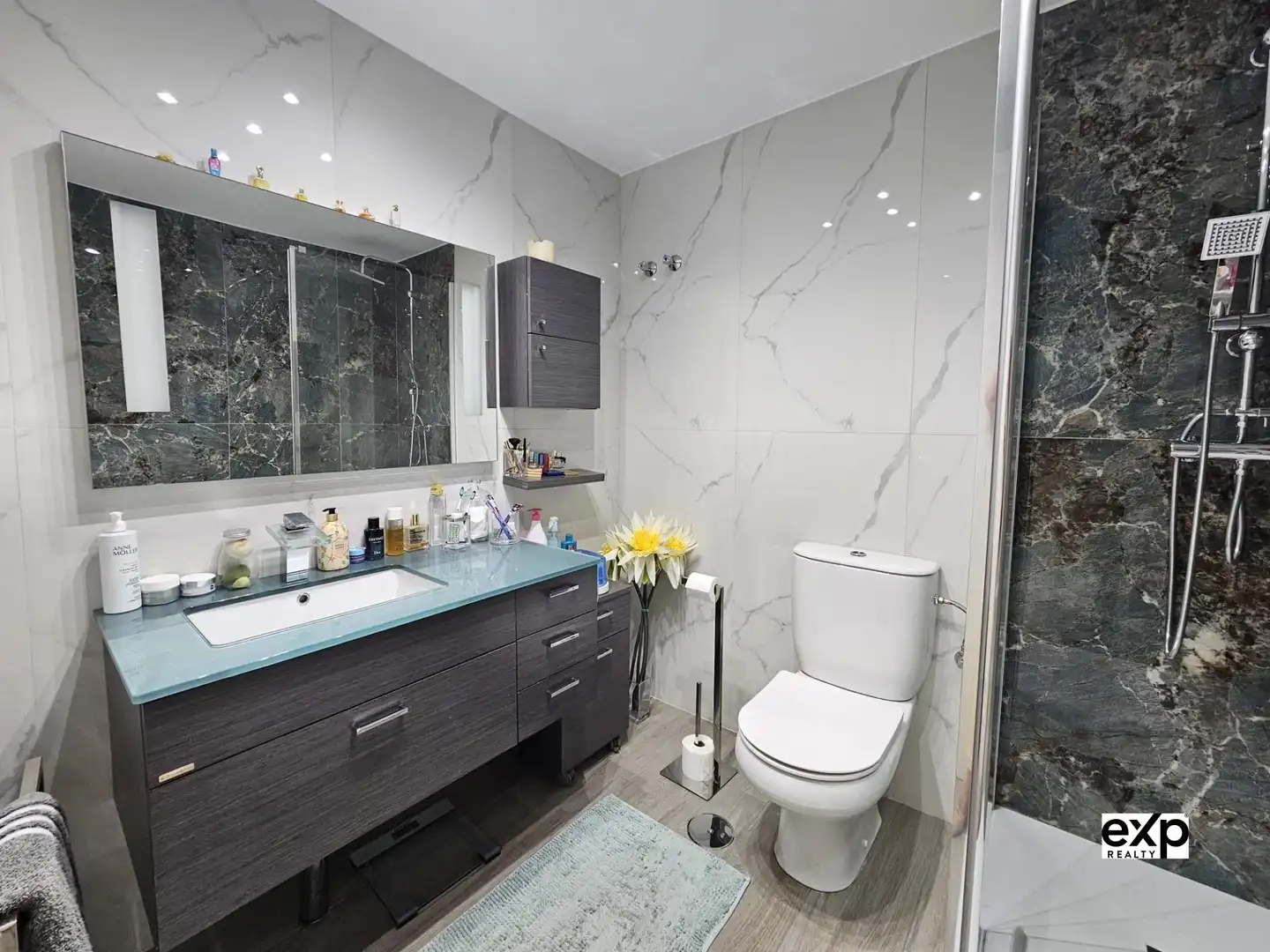 Bathroom of Flat for sale in Fuengirola  with Air Conditioner, Swimming Pool and Furnished
