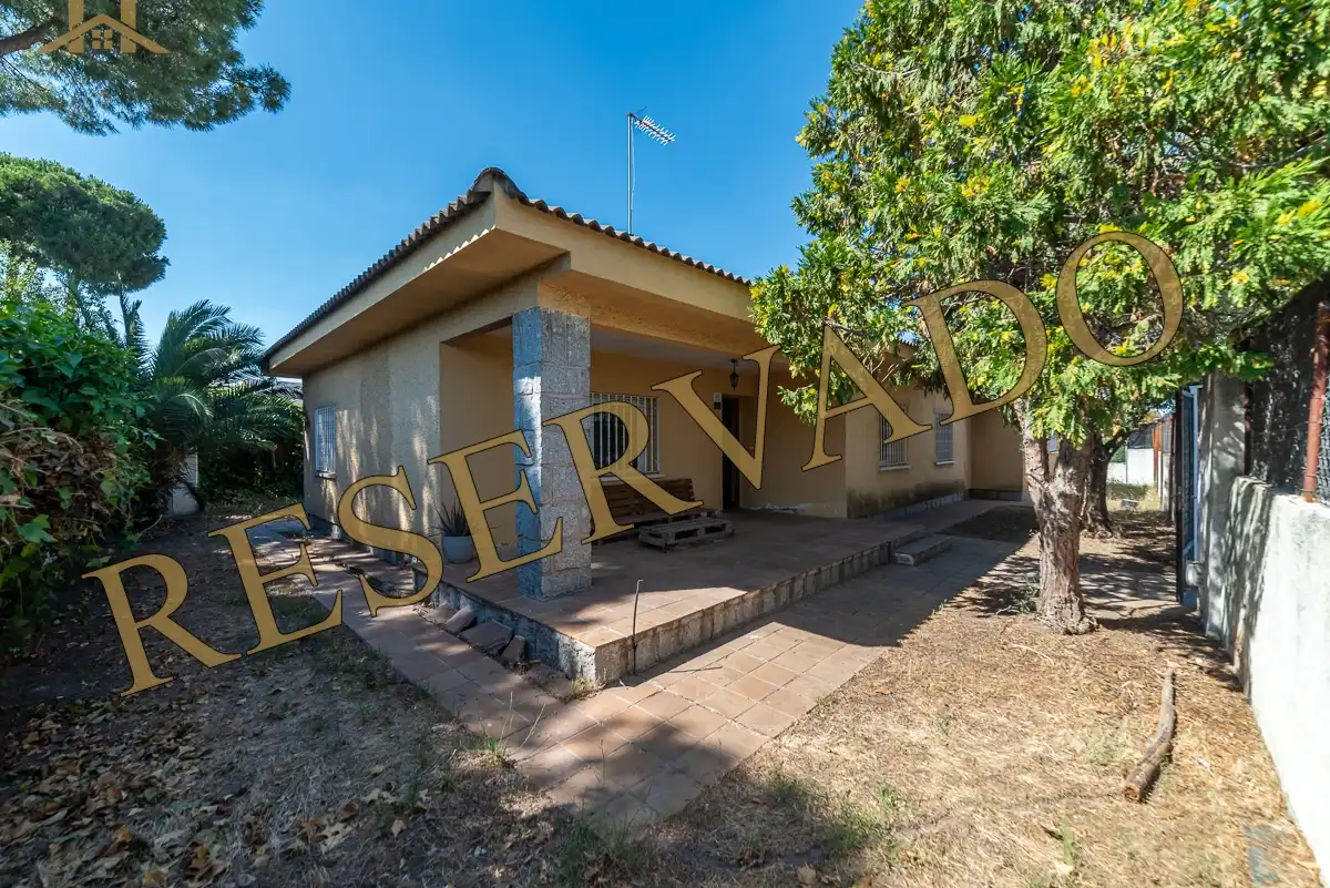 Vista exterior de Casa o xalet en venda en Griñón amb Calefacció, Jardí privat i Jacuzzi
