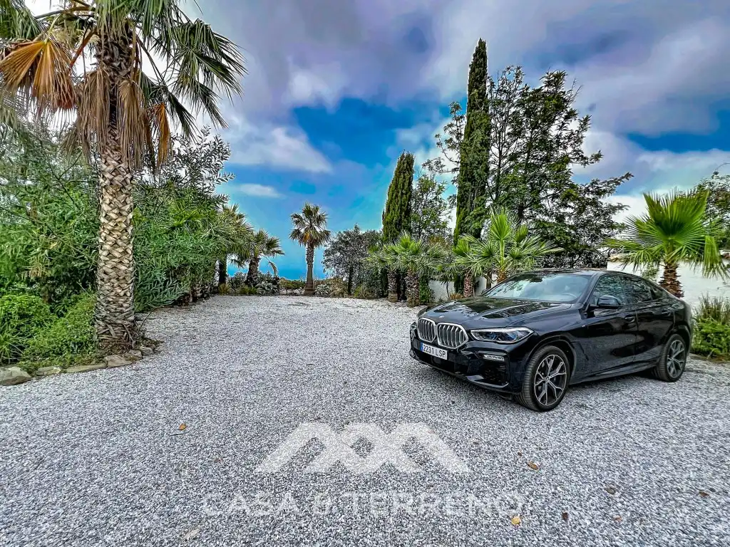 Parking de Casa o chalet en venta en Algarrobo con Aire acondicionado, Calefacción y Jardín privado