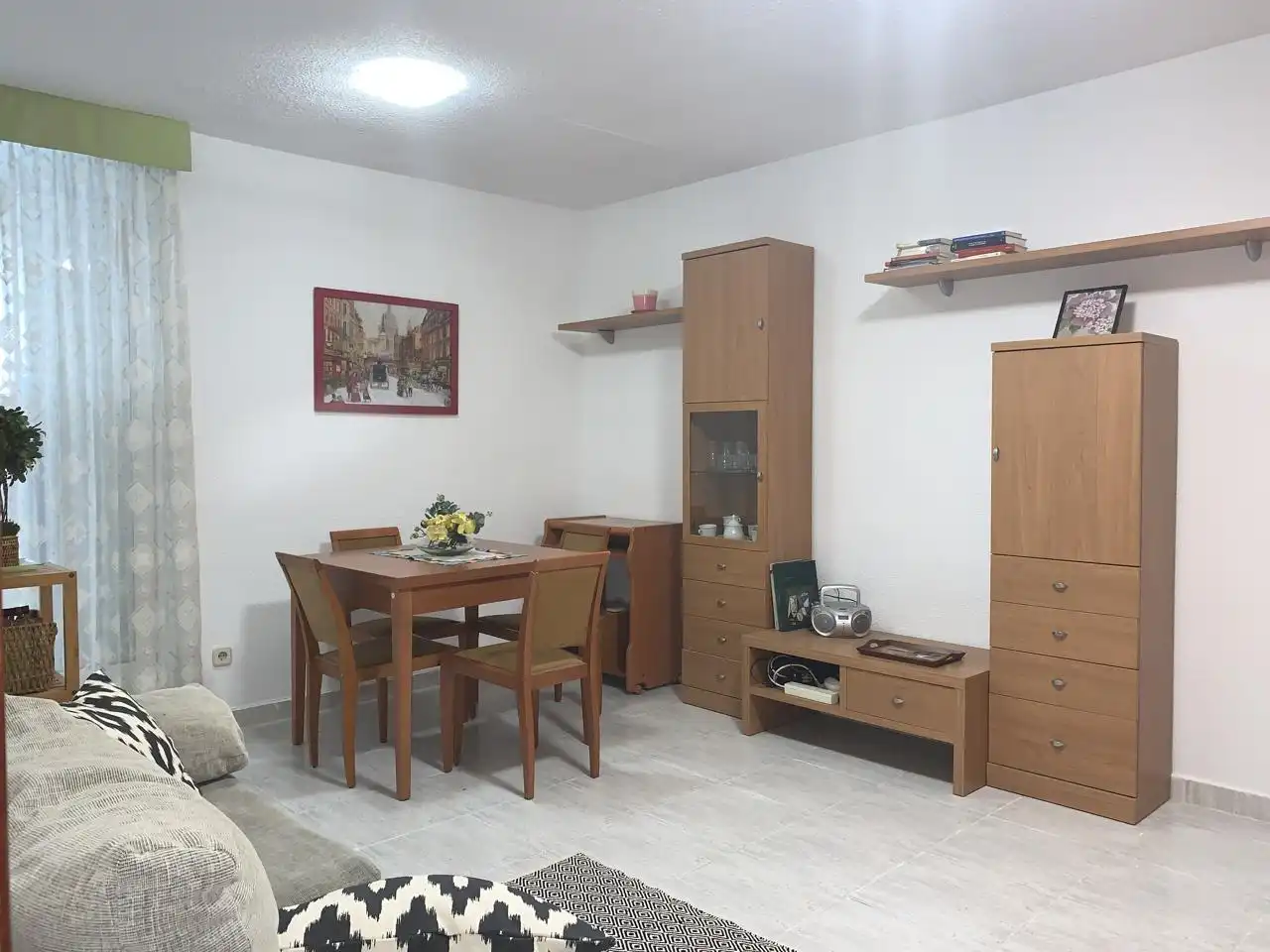 Menjador de Planta baixa de lloguer en Madrid amb Calefacció i Moblat