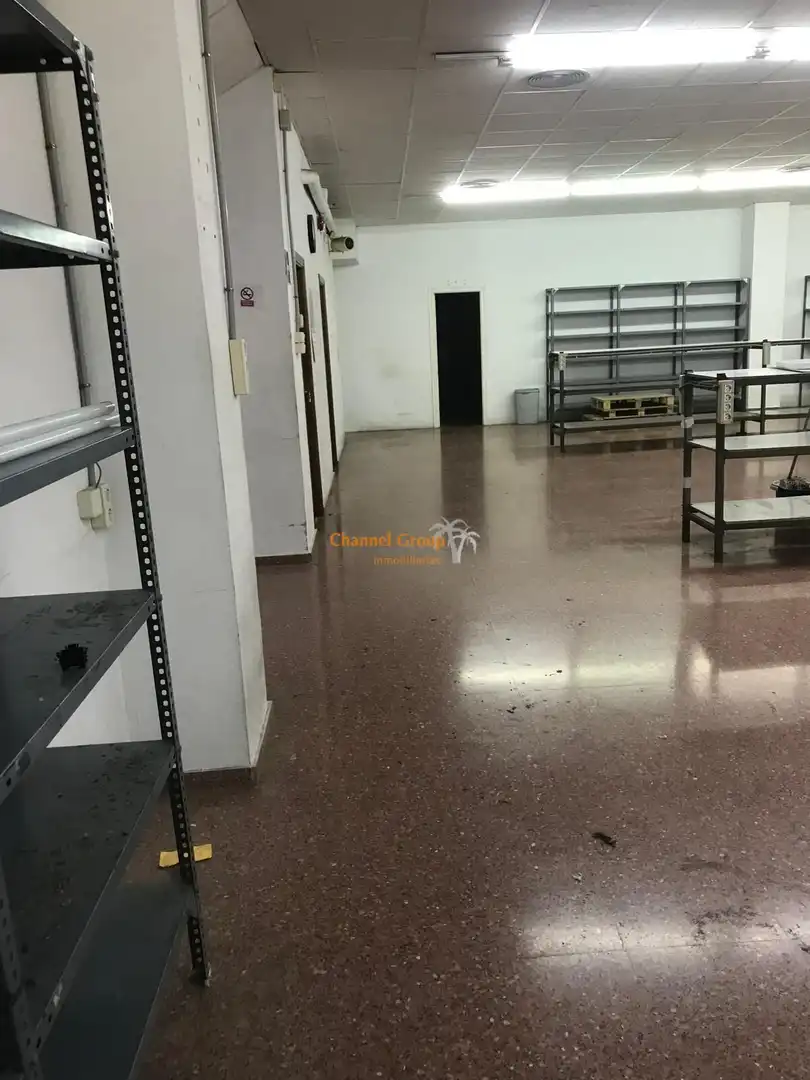 Nau industrial de lloguer a Petrer