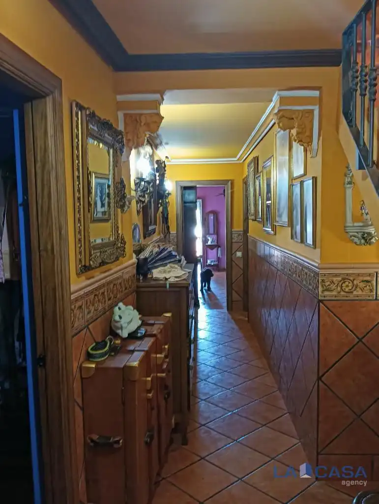 Casa adosada en venda en Algeciras amb Terrassa i Balcó