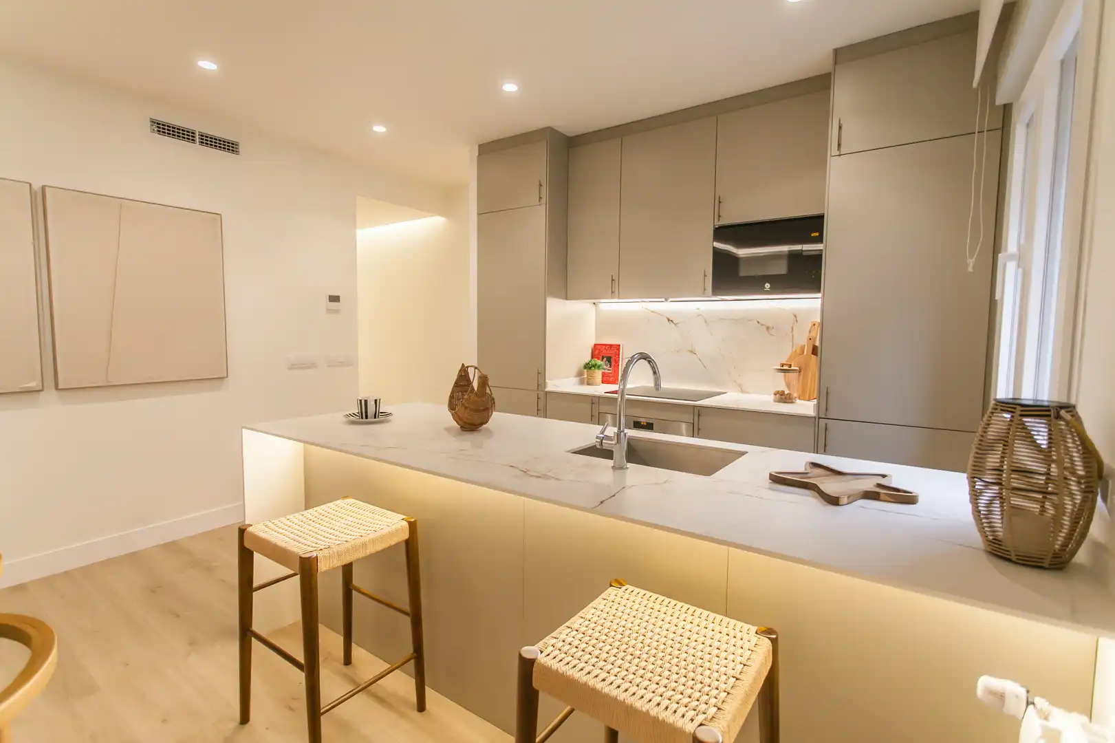 Flat with terrace for sale in Calle de la Cava Baja 40, imagen 9