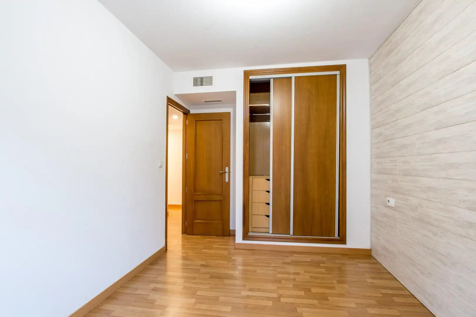 Habitación de Piso en venta en Murcia con Aire acondicionado, Trastero y Balcón