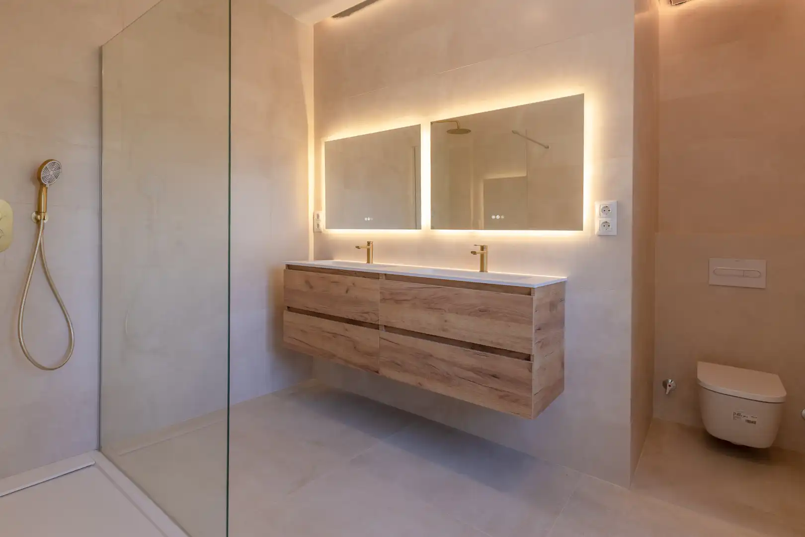 Bathroom of Houses for sale in Benidorm  with Air Conditioner, Heating and Private garden