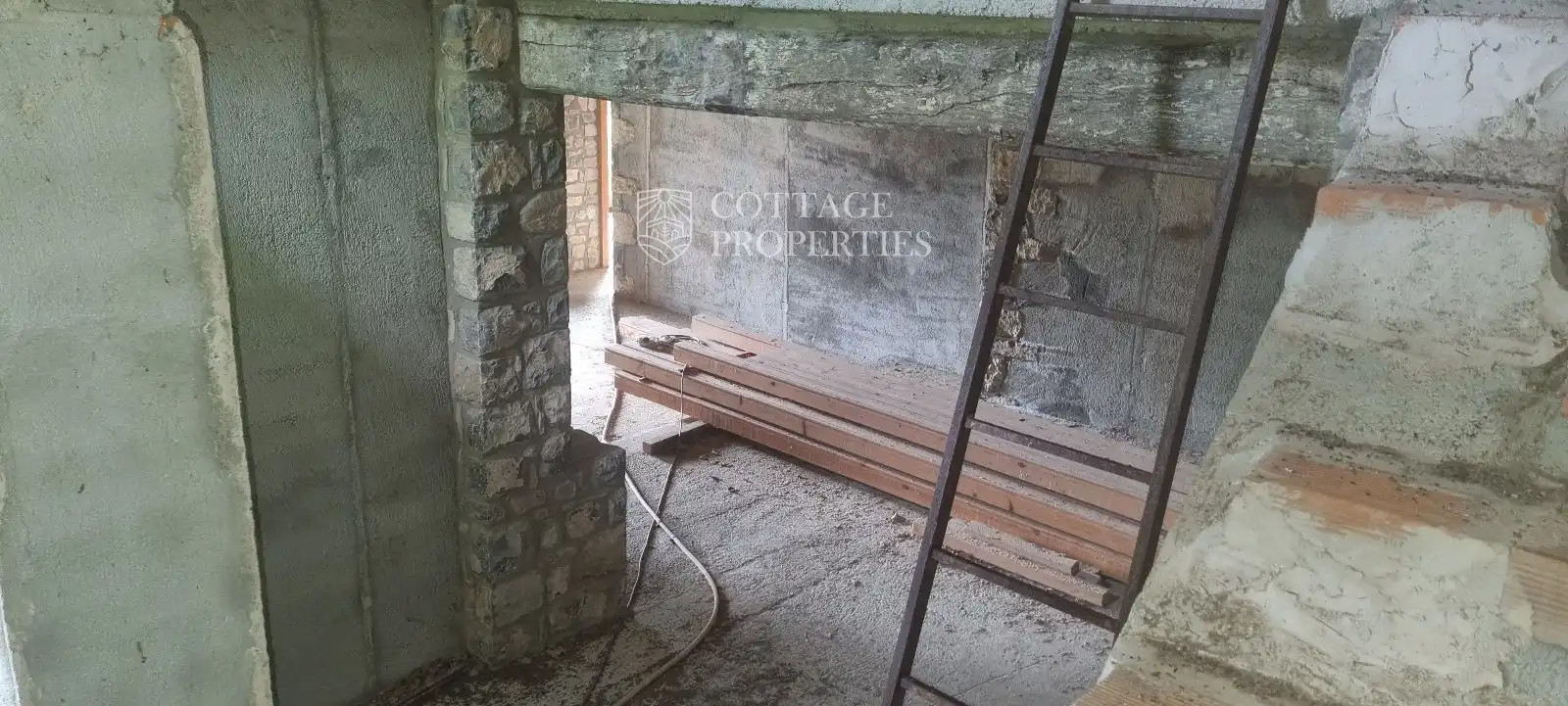 Finca rústica en venda en Montagut i Oix
