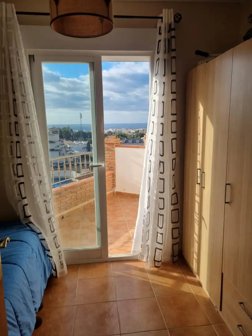 Habitación de Casa o chalet en venta en Nerja con Calefacción, Jardín privado y Terraza