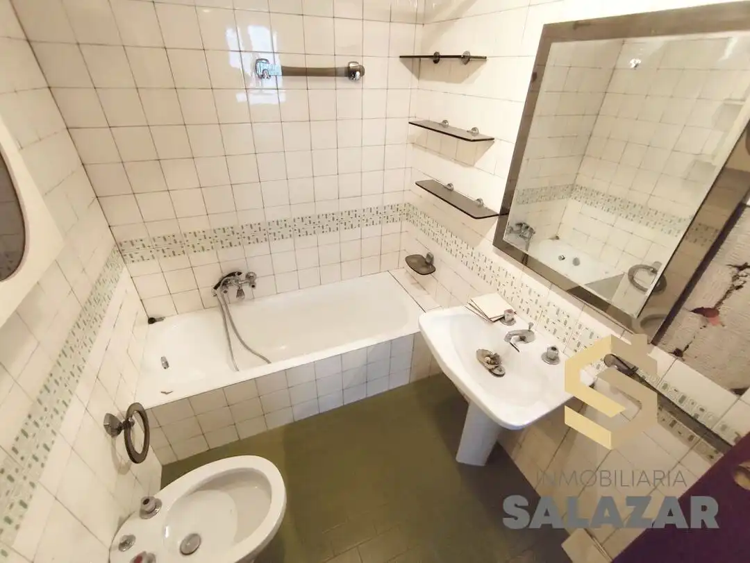 Badezimmer von Wohnung zum Verkauf in Bilbao  mit Heizung