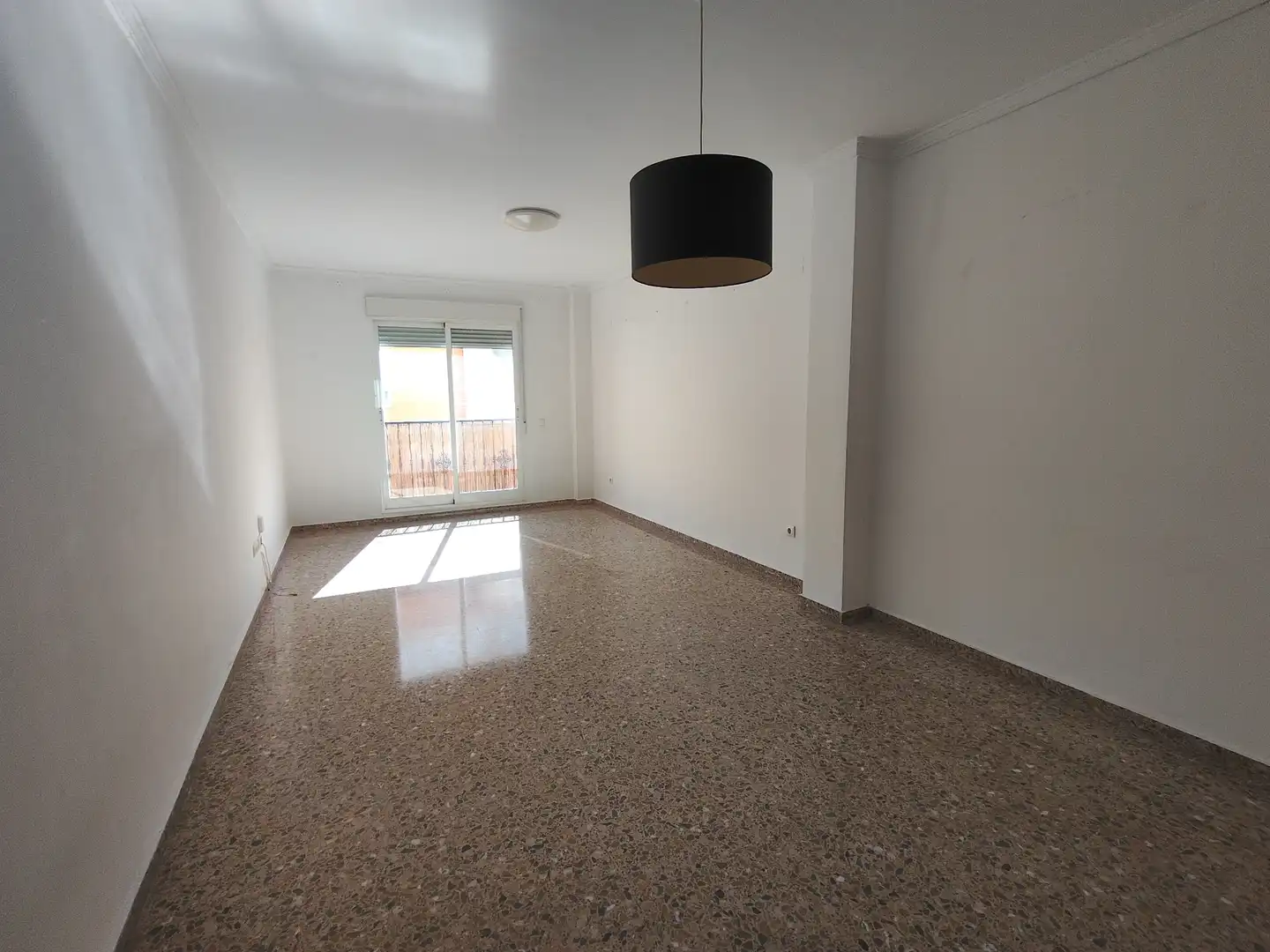 Sala de estar de Piso en venta en La Font d'en Carròs con Aire acondicionado, Balcón y Piscina comunitaria