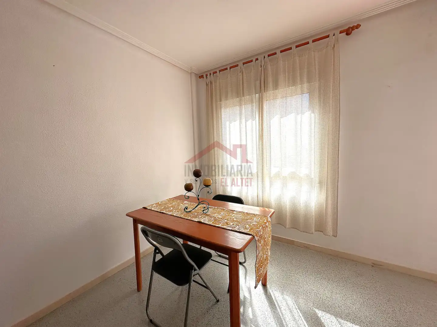 Vista exterior de Piso en venta en Elche / Elx con Trastero, Amueblado y Horno