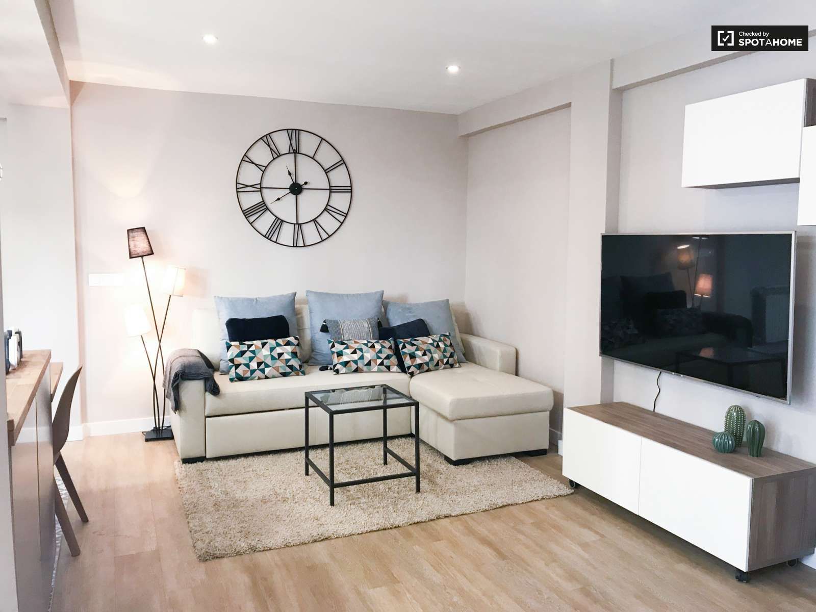 Apartment to share in Colina