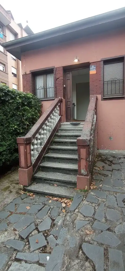 Casa o xalet en venda en Oviedo  amb Calefacció i Parquet
