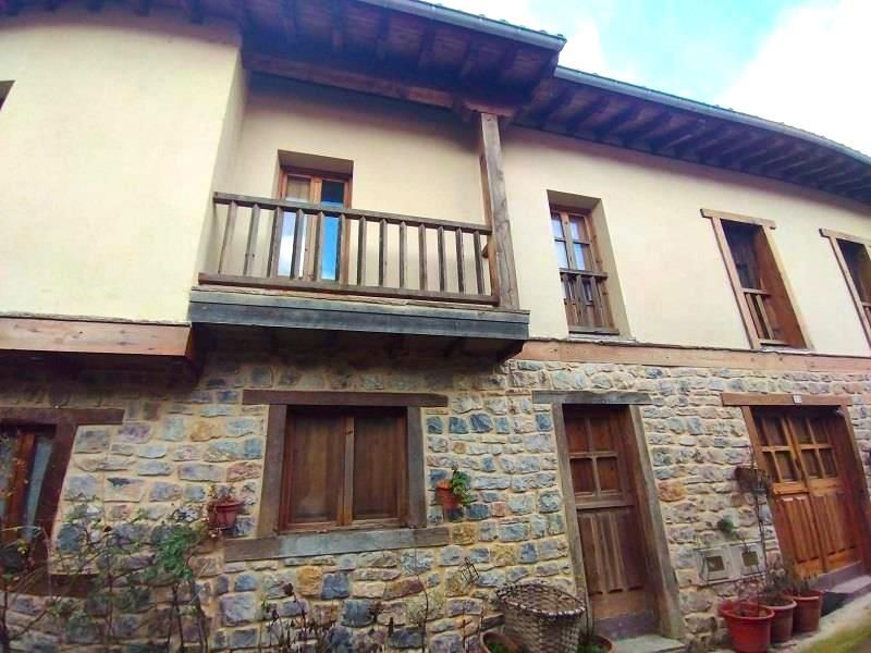 Casa adosada en venta en Camaleño