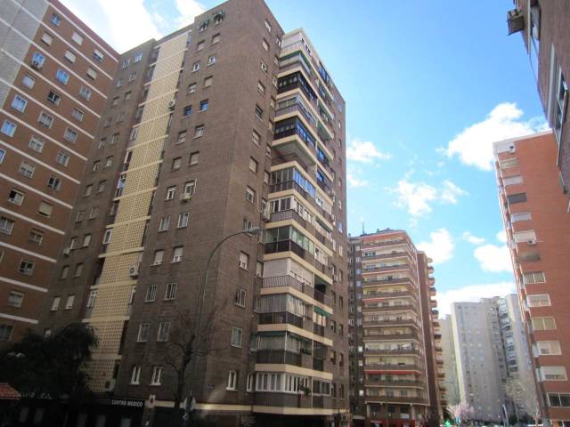 Piso en Venta en De Fermín Caballero en La Paz