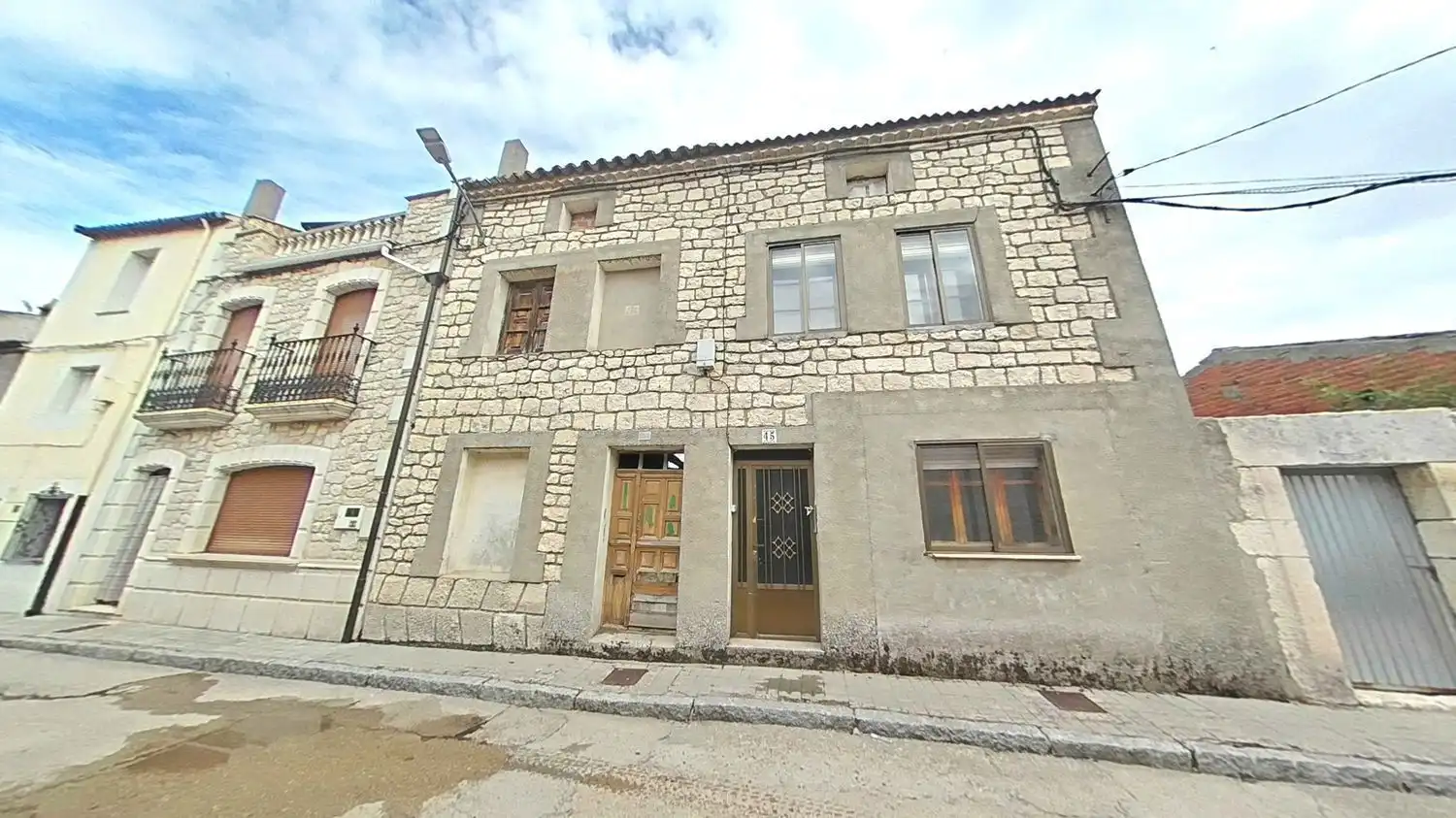 Casa adosada en venda a Escuderos, Campaspero