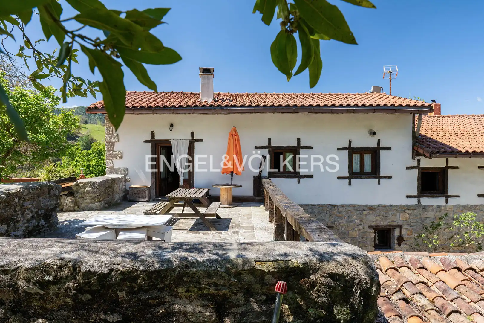 Vista exterior de Casa o chalet en venta en Errezil con Calefacción, Jardín privado y Terraza