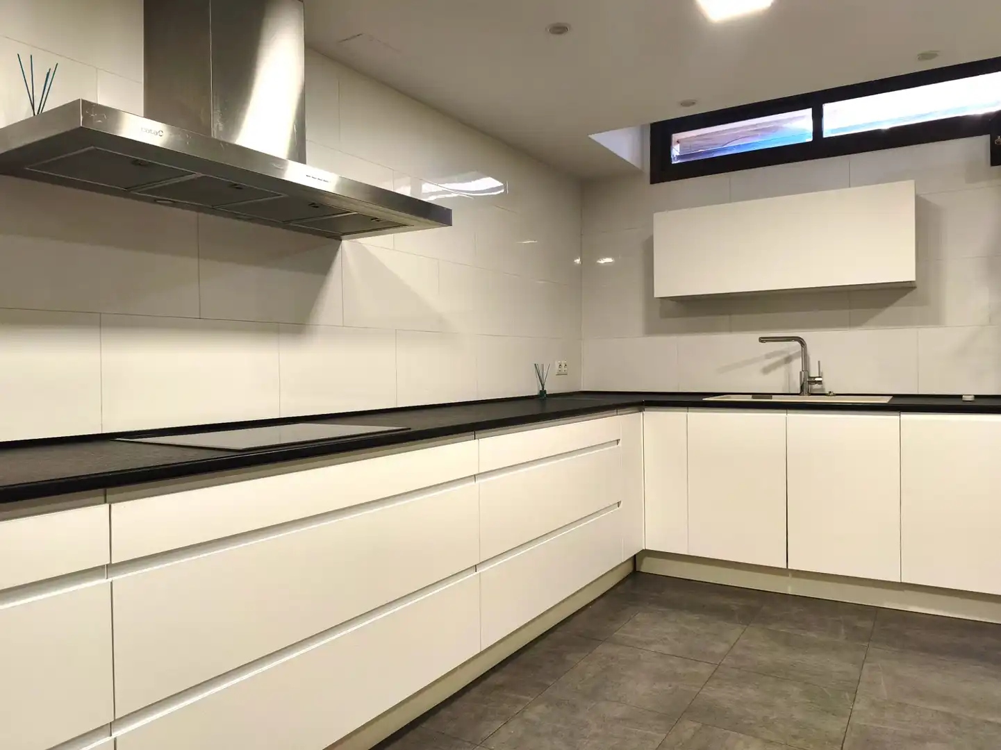 Cocina de Casa o chalet en venta en Zaragoza con Aire acondicionado, Jardín privado y Parquet