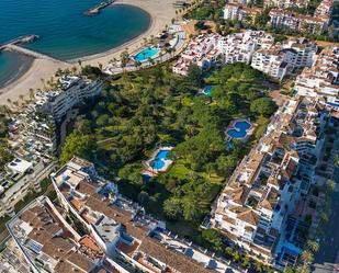 Exterior view of Flat to rent in Marbella  with Air Conditioner, Terrace and Furnished