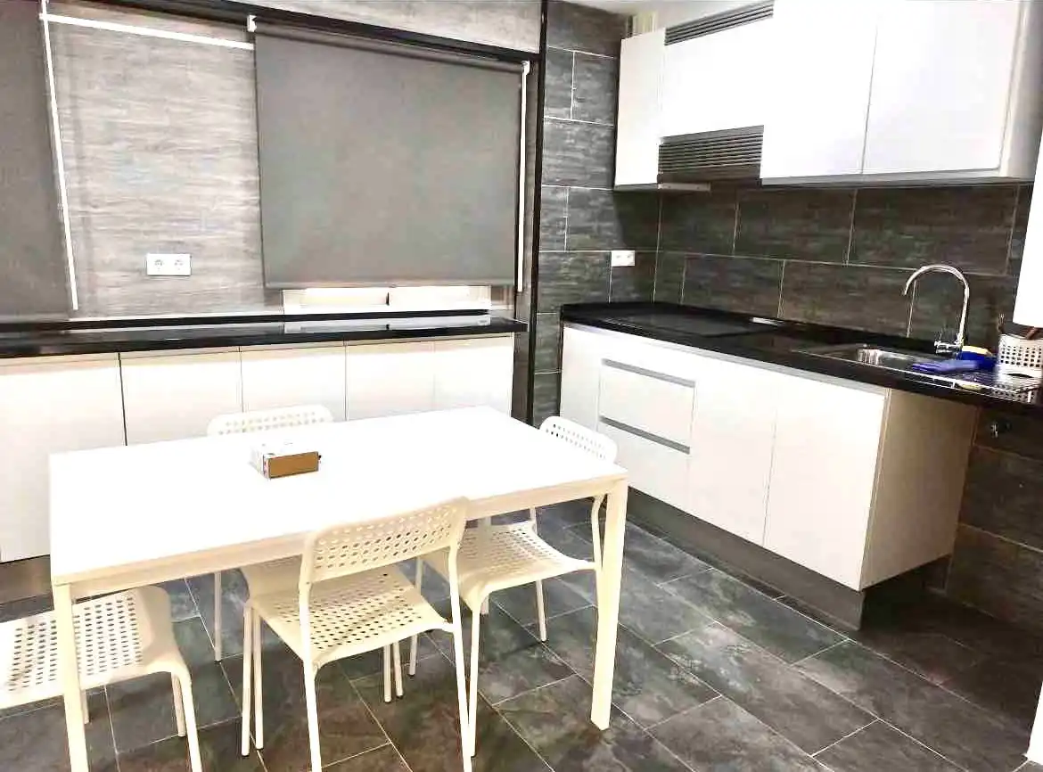 Kitchen of Flat for share in Requena  with Air Conditioner, Heating and Furnished