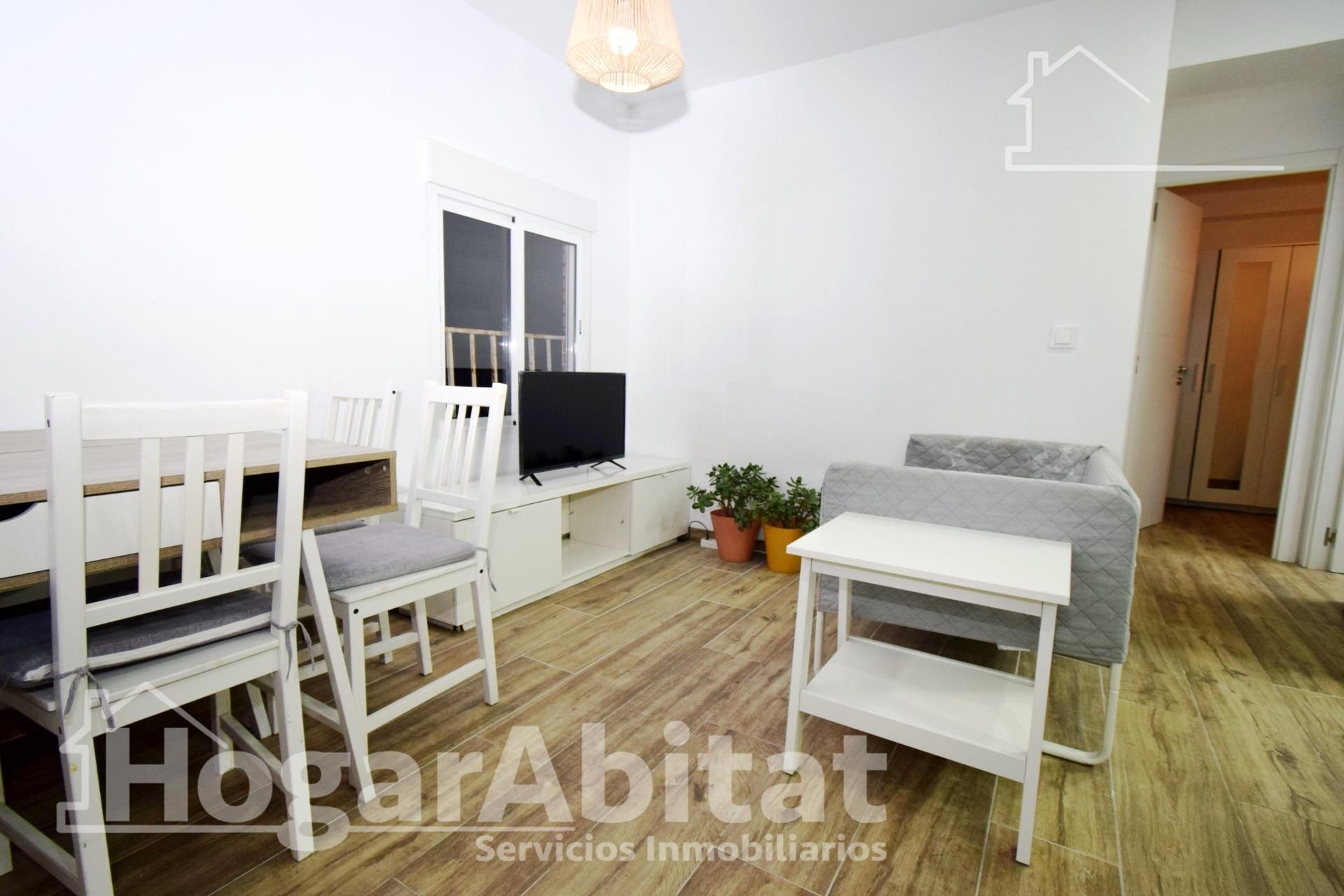 Living room of Flat for sale in Torrent  with Parquet flooring and Balcony