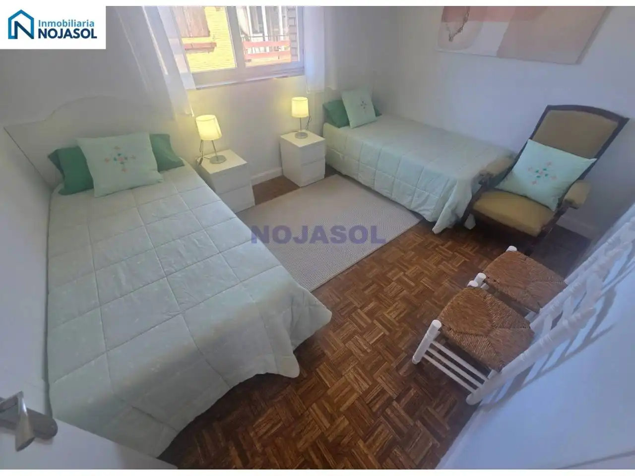 Habitación de Apartamento en venta en Laredo con Calefacción, Parquet y Terraza