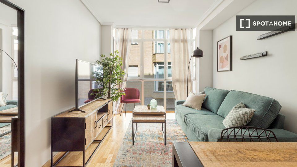 Sala d'estar de Pis de lloguer en  Madrid Capital amb Aire condicionat, Calefacció i Moblat