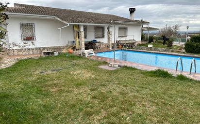 Piscina de Casa o xalet en venda en Laguna de Duero amb Calefacció, Jardí privat i Piscina