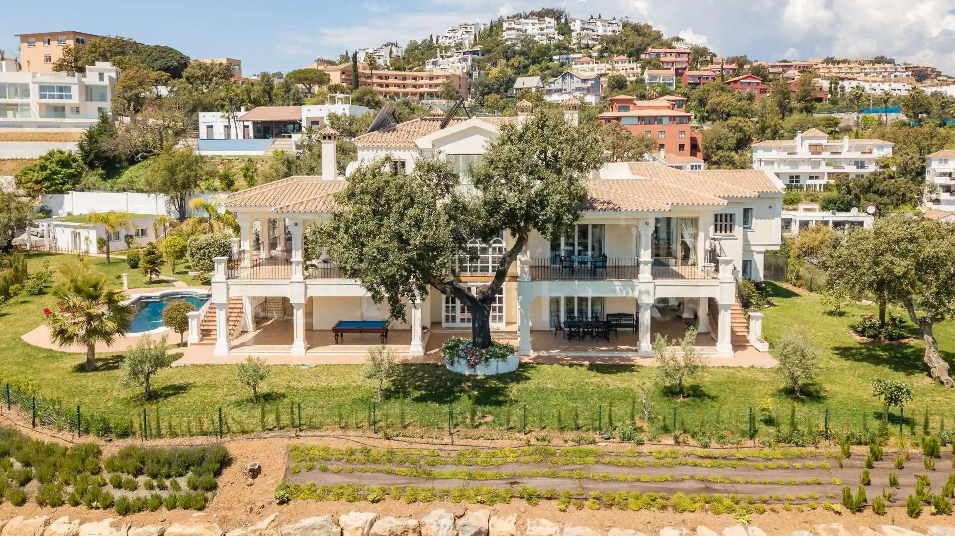 Vista exterior de Casa o xalet en venda en Ojén amb Jardí privat, Piscina i Moblat