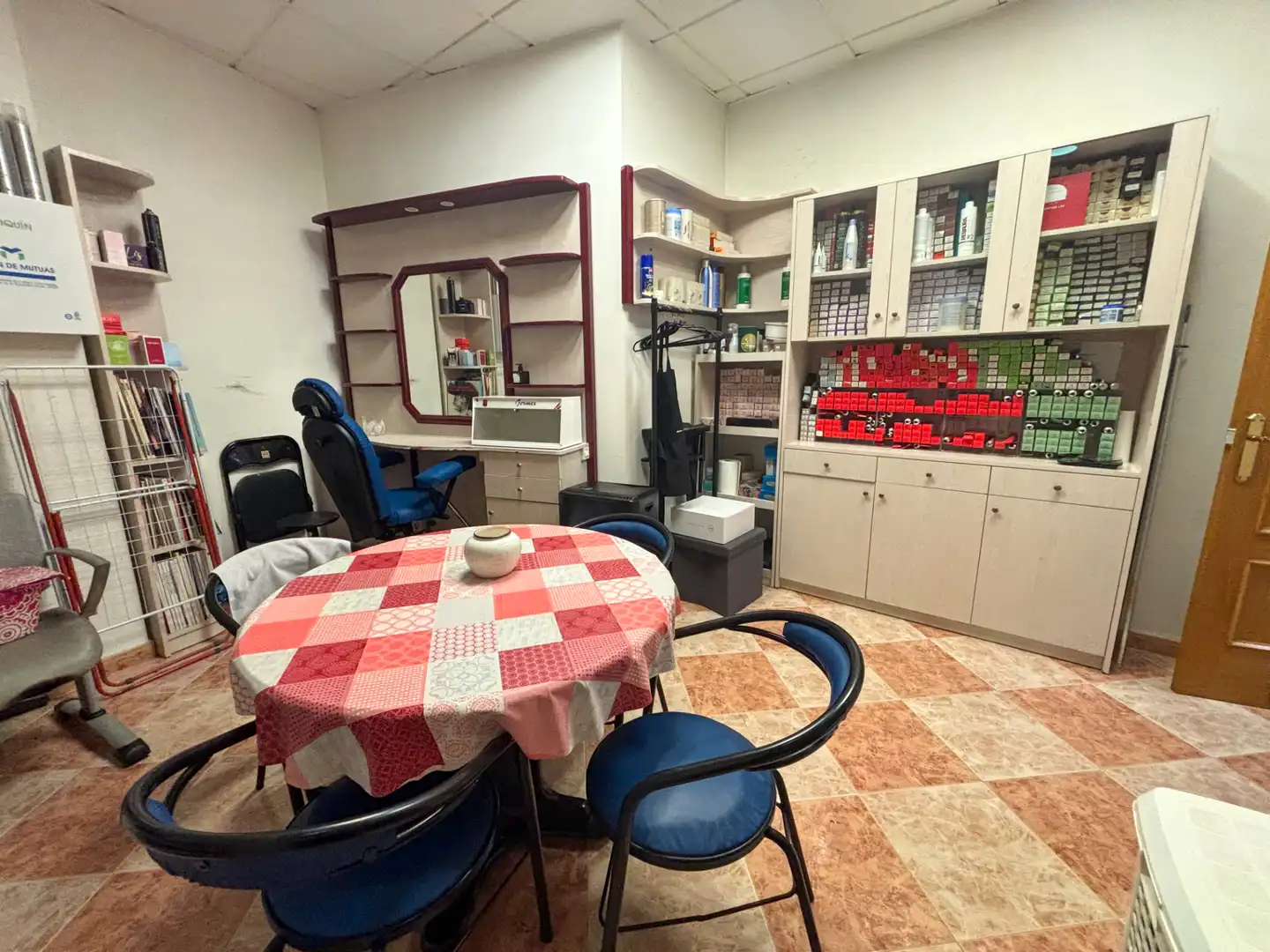 Business premises for transfer in Carrer de Pablo Iglesias, imagen 13